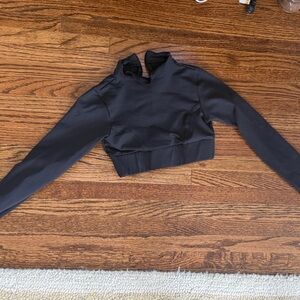 Tiger Friday CXL Great condition- Cropped Black Long-Sleeve Athletic Top